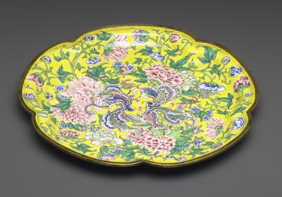 图片[2]-Painted enamel plate with flower-and-butterfly decoration, Yongzheng reign (1723-1735), Qing dynasty-China Archive